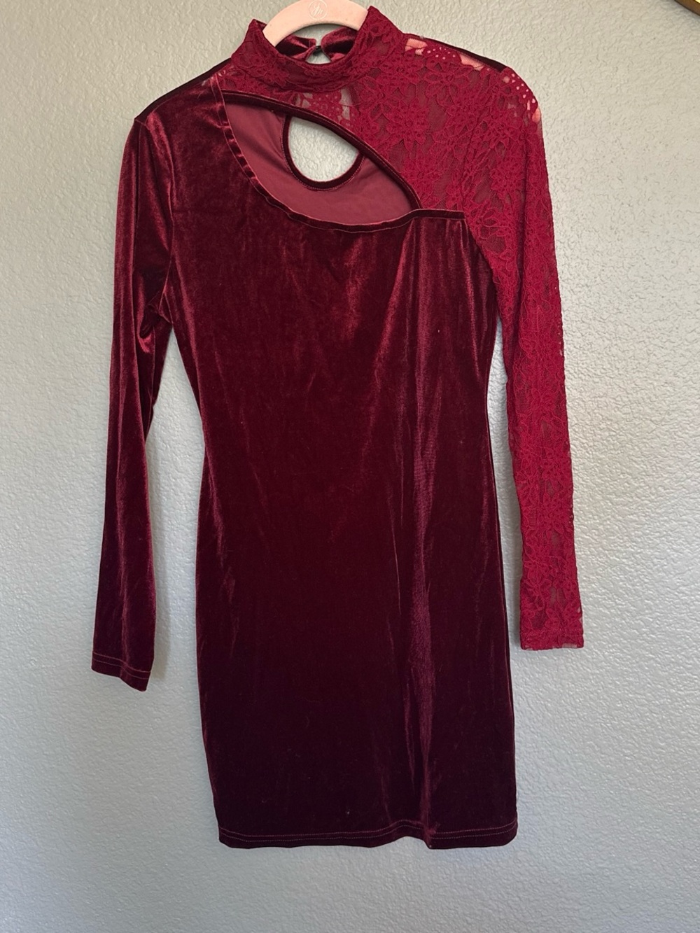 Women's Burgundy Velvet & Lace Asymmetric Cutout Dress
